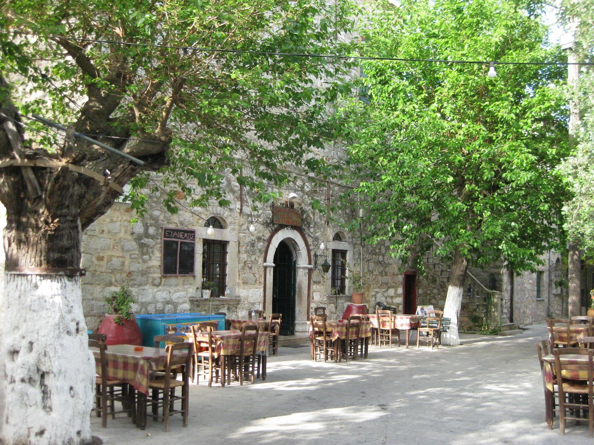 Traditional Hotel Ianthe Véssa Buitenkant foto